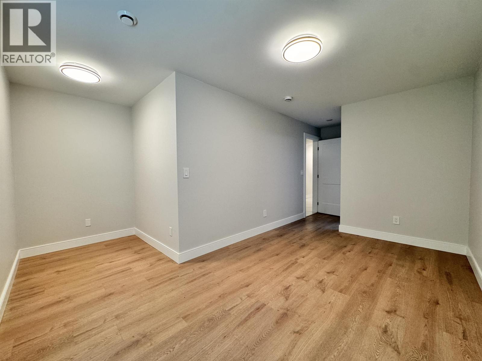S1 6680 Waltham Avenue, Burnaby, British Columbia  V5H 3V8 - Photo 10 - R3129332