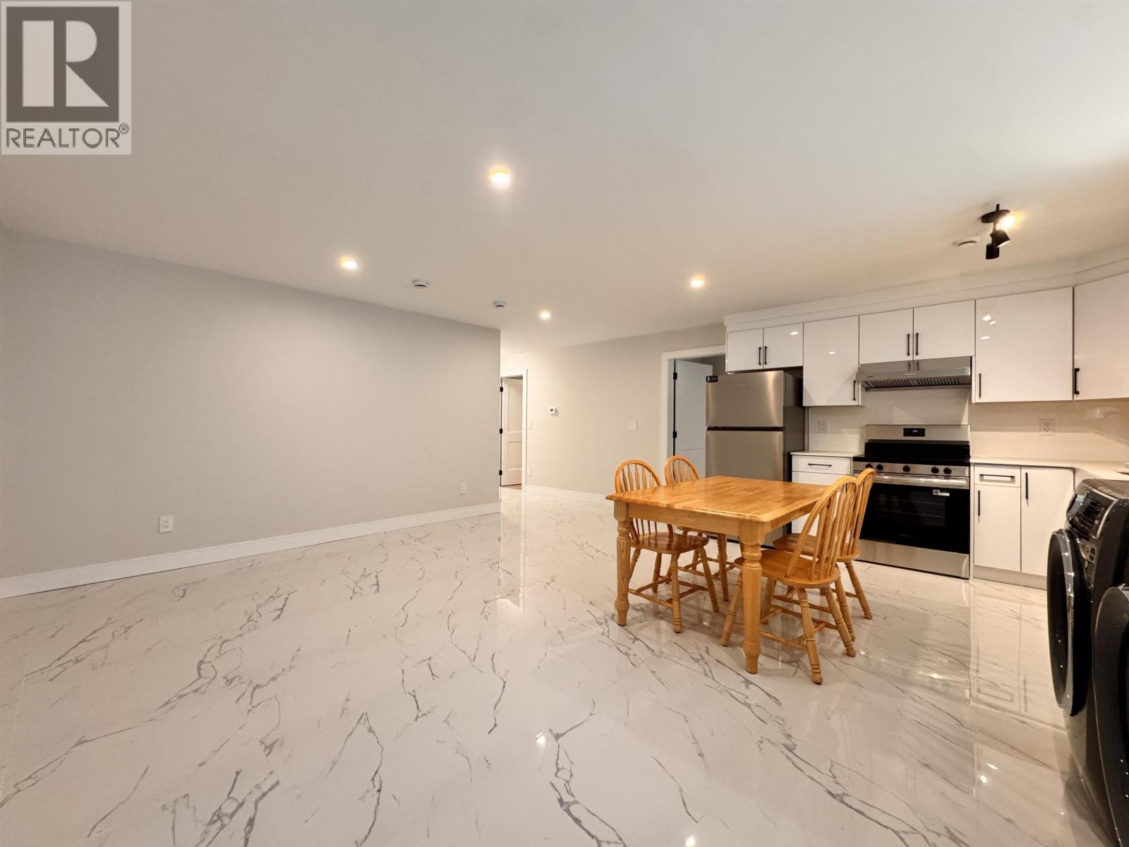S1 6680 Waltham Avenue, Burnaby, British Columbia  V5H 3V8 - Photo 3 - R3129332