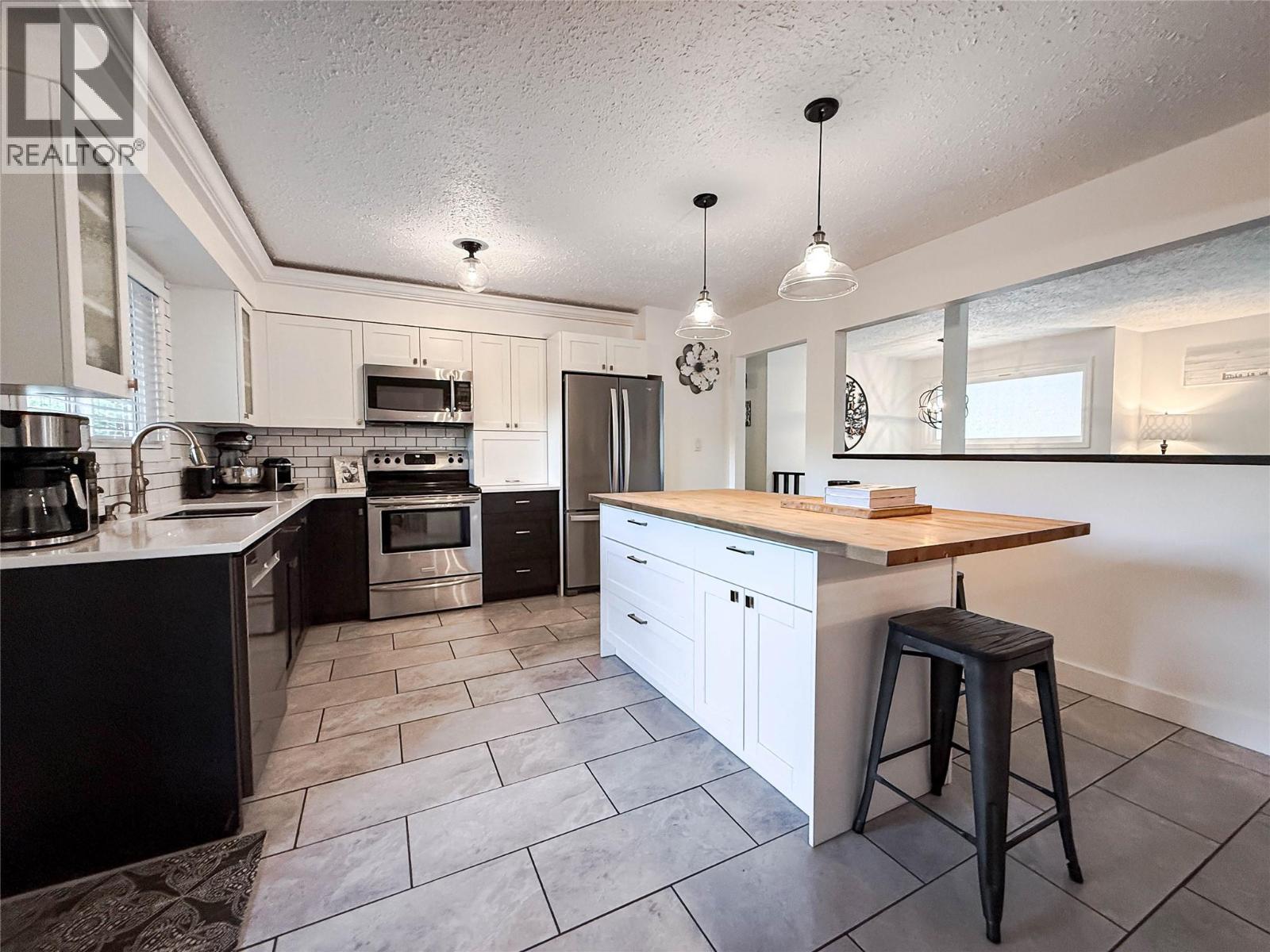 2300 Mcbride Street, Trail, British Columbia  V1R 4N8 - Photo 17 - 10389081