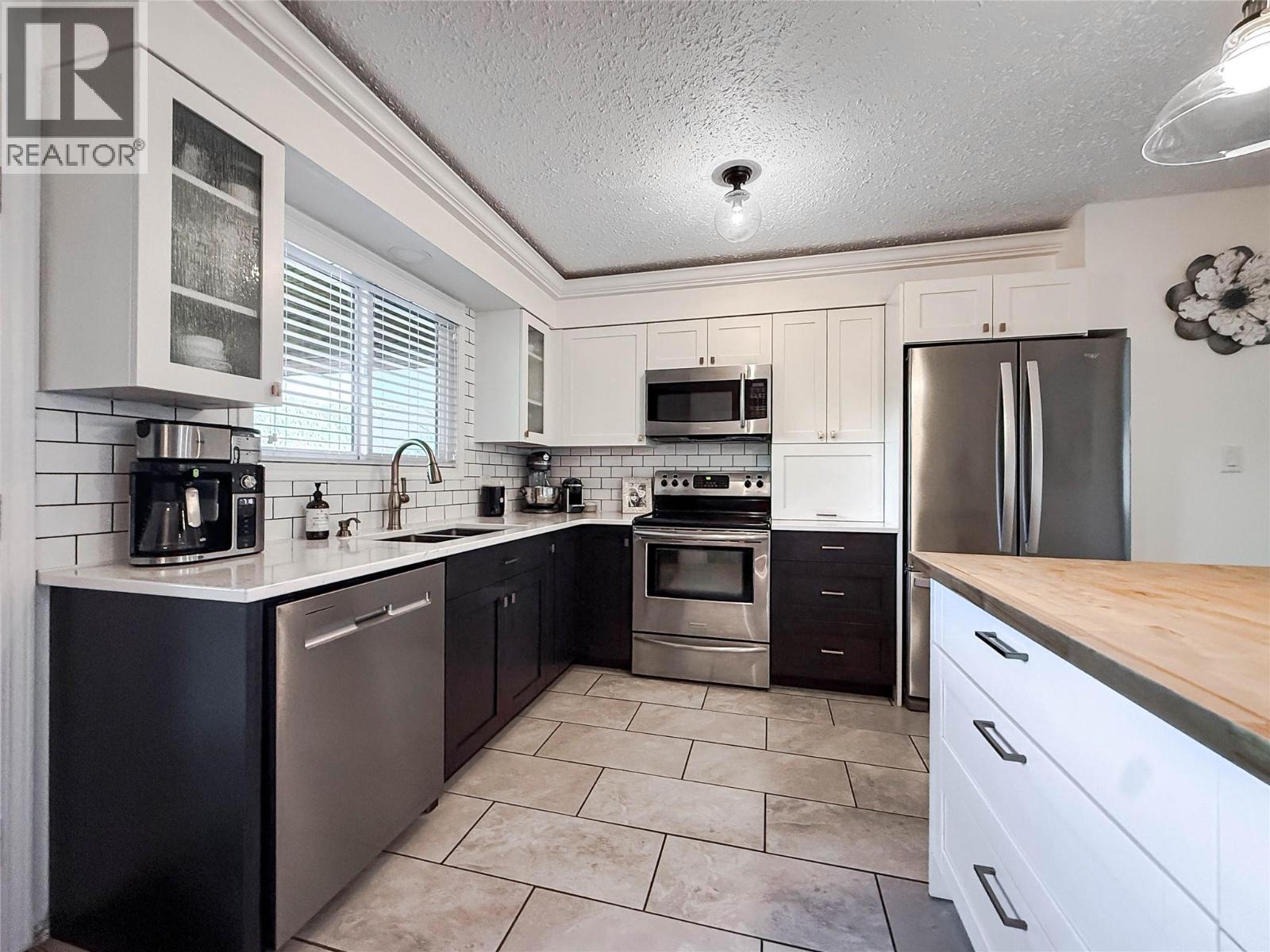 2300 Mcbride Street, Trail, British Columbia  V1R 4N8 - Photo 18 - 10389081