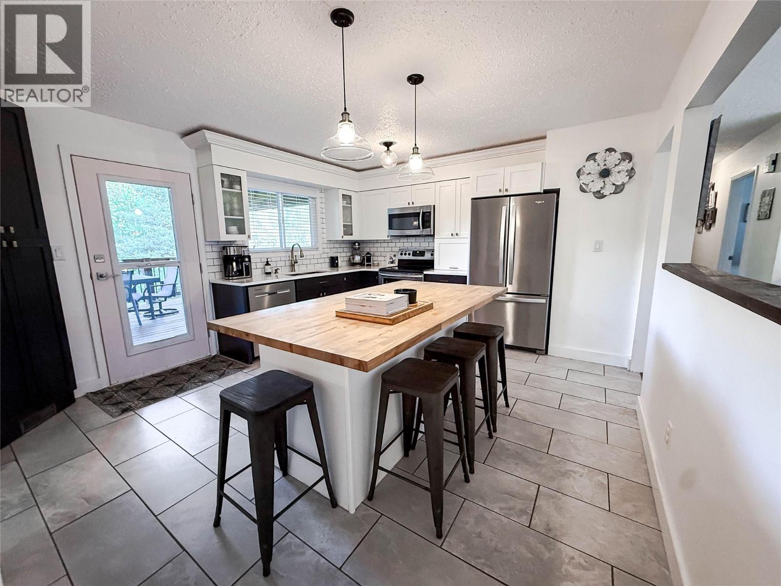 2300 Mcbride Street, Trail, British Columbia  V1R 4N8 - Photo 16 - 10389081