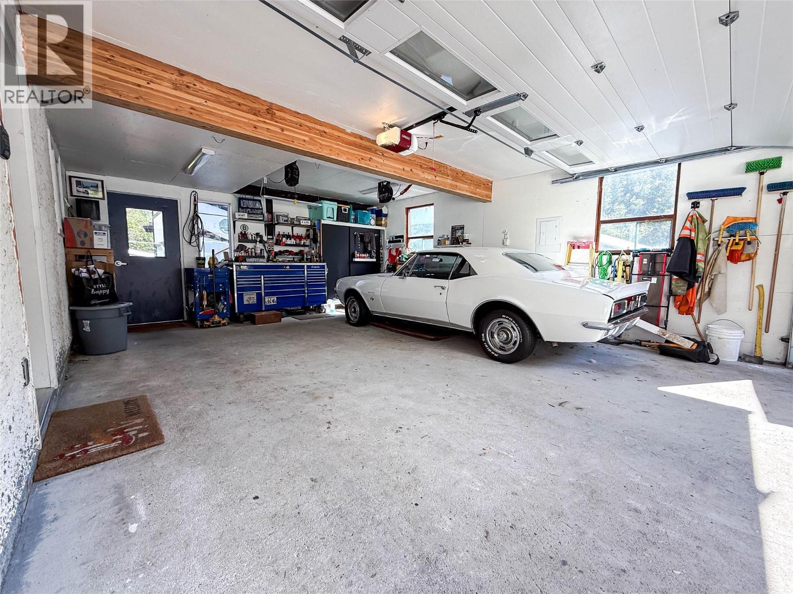 2300 Mcbride Street, Trail, British Columbia  V1R 4N8 - Photo 42 - 10389081