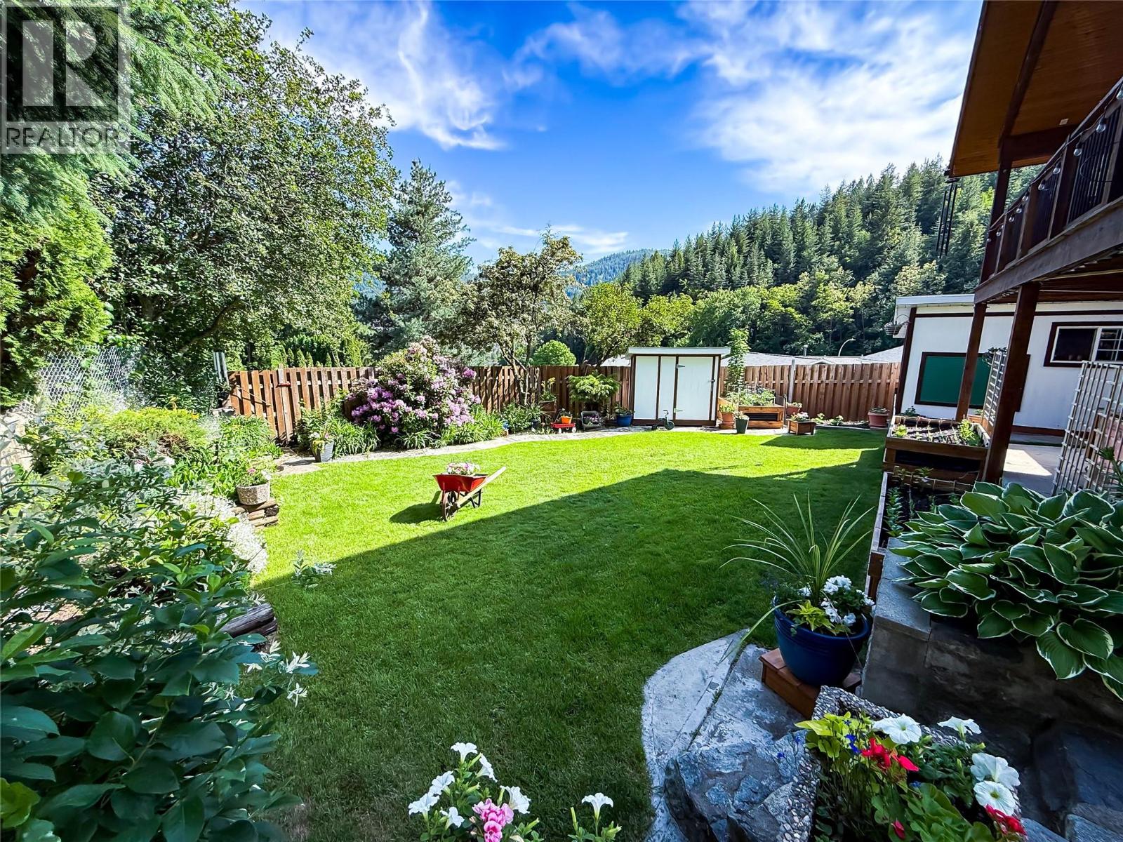 2300 Mcbride Street, Trail, British Columbia  V1R 4N8 - Photo 13 - 10389081