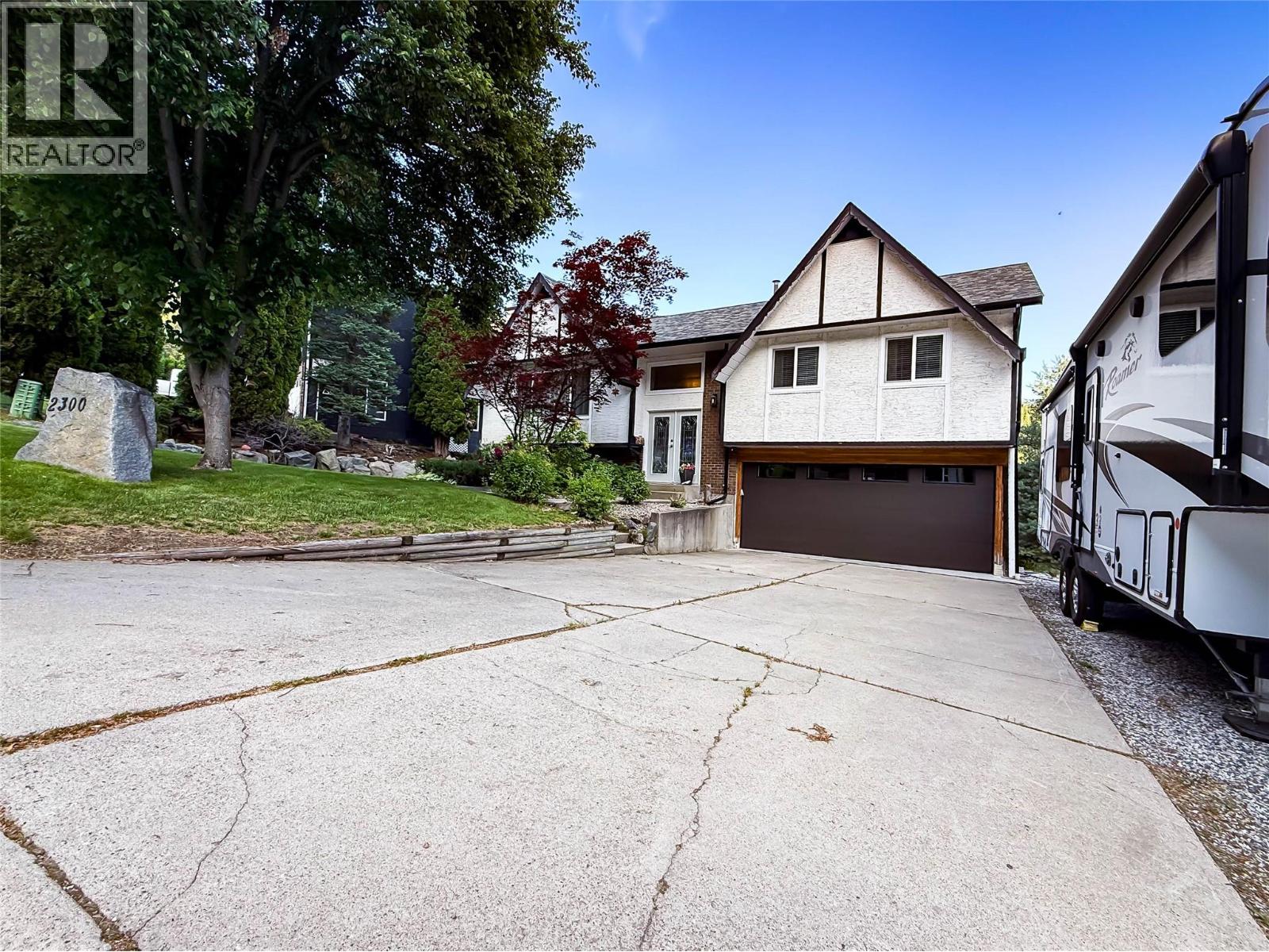 2300 Mcbride Street, Trail, British Columbia  V1R 4N8 - Photo 44 - 10389081
