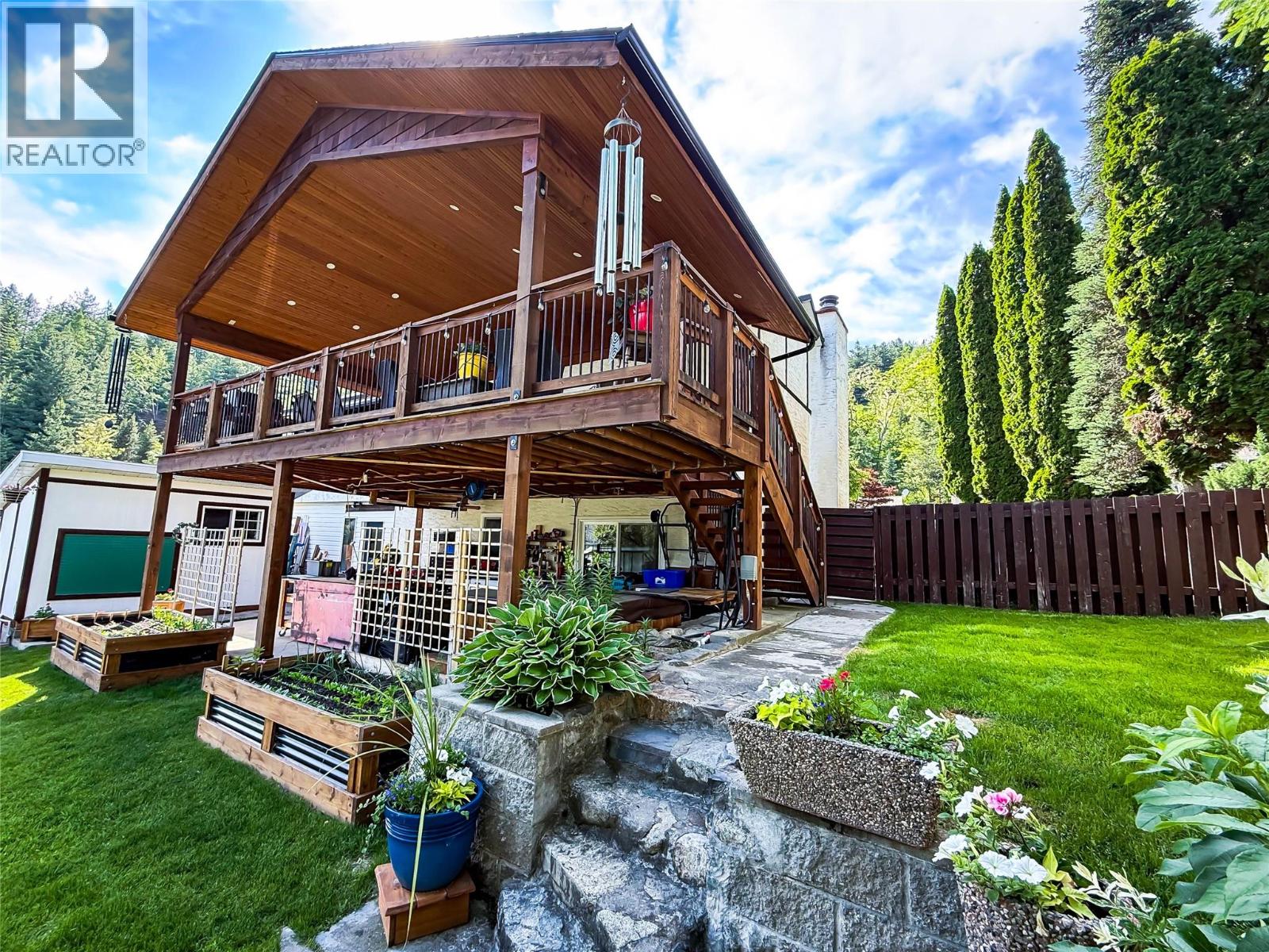 2300 Mcbride Street, Trail, British Columbia  V1R 4N8 - Photo 54 - 10389081