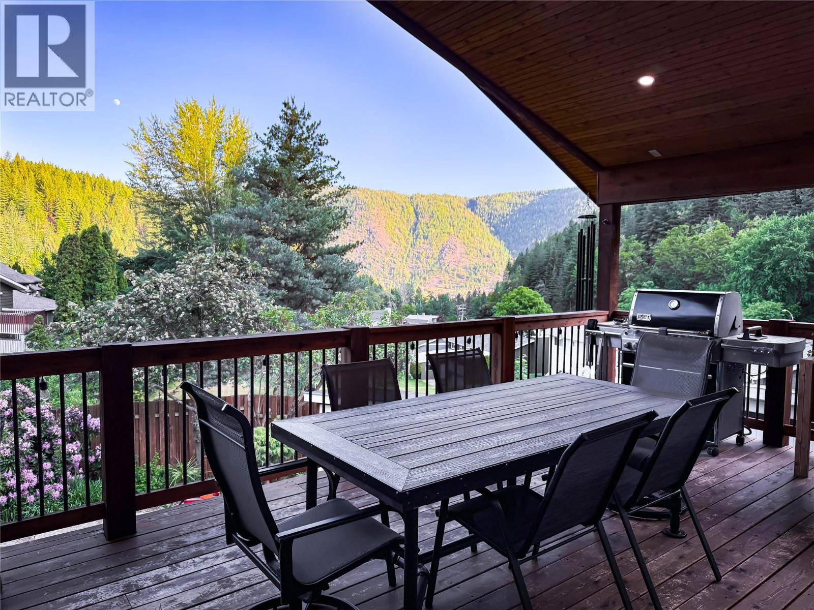 2300 Mcbride Street, Trail, British Columbia  V1R 4N8 - Photo 11 - 10389081