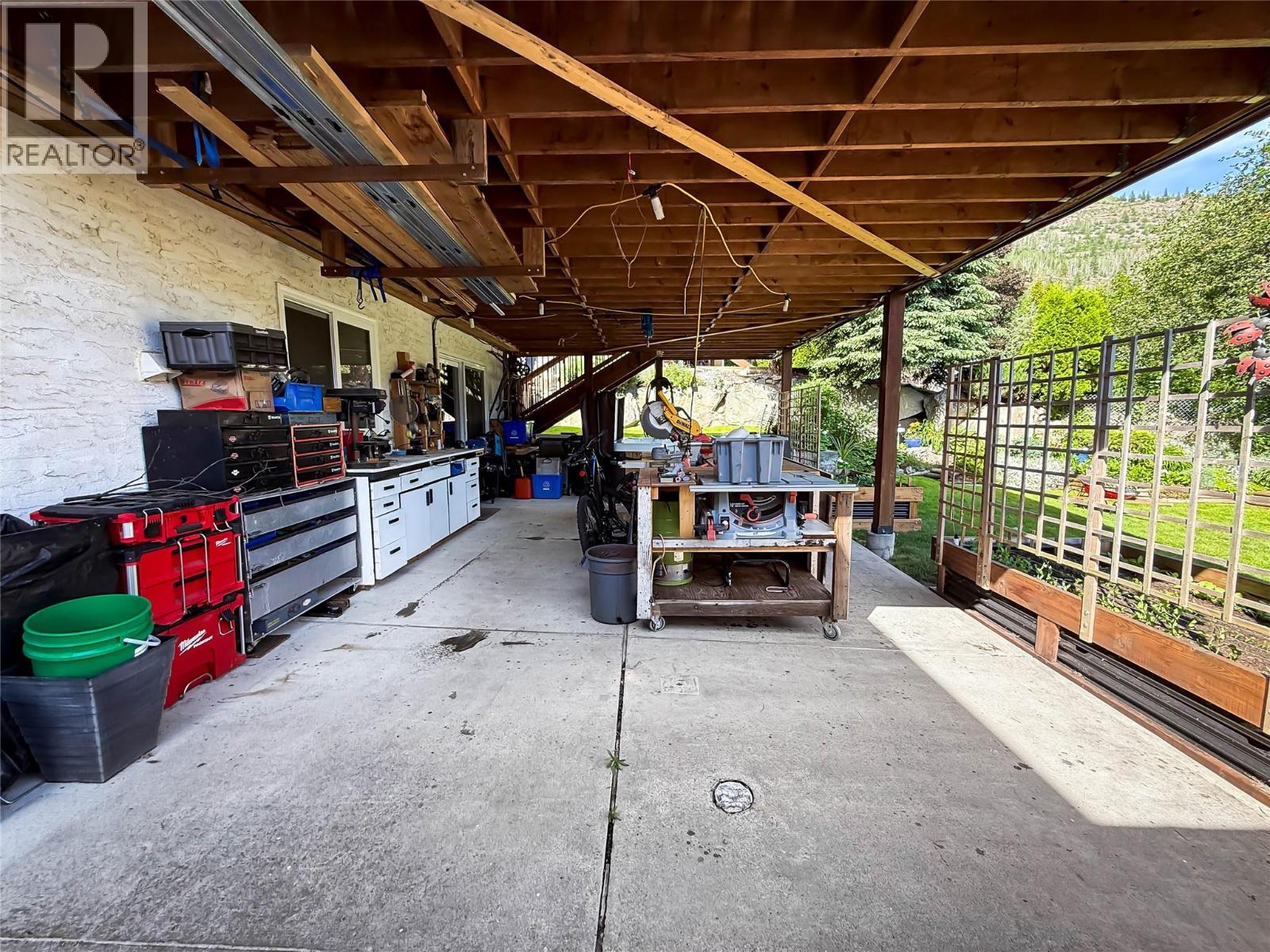 2300 Mcbride Street, Trail, British Columbia  V1R 4N8 - Photo 57 - 10389081