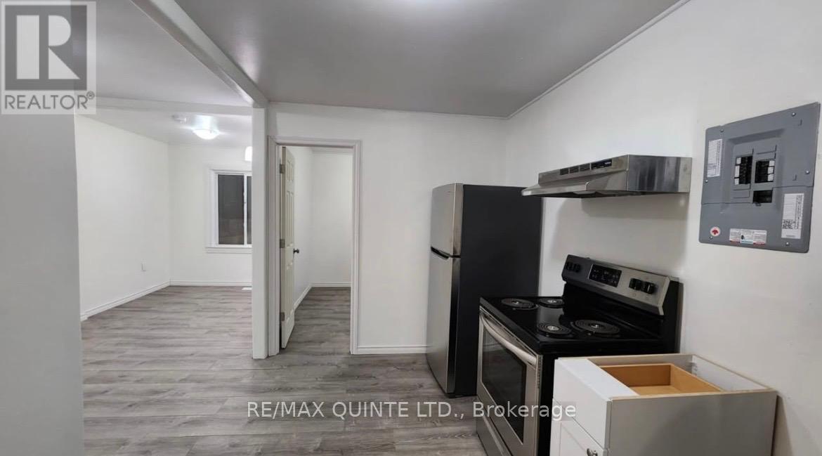 2 - 27 Dundas Street E, Quinte West, Ontario  K8V 1K6 - Photo 2 - X13104814