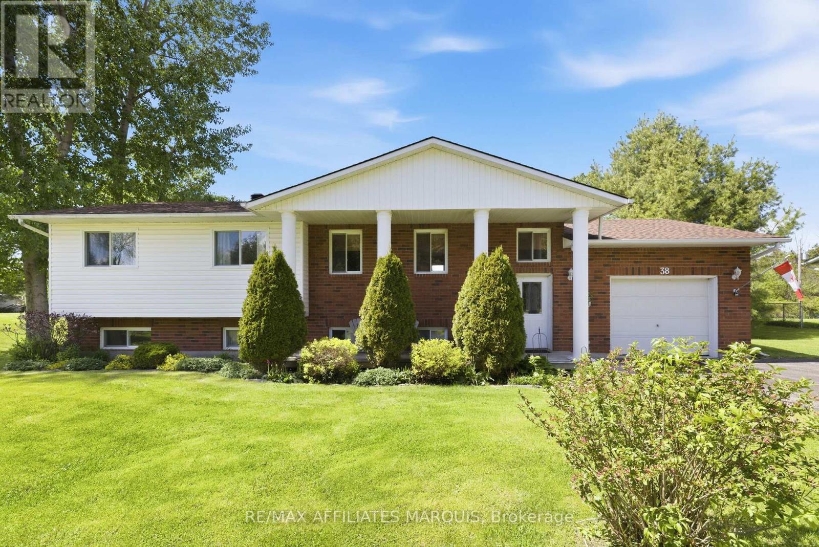 38 WILLS ROAD, Rideau Lakes, Ontario