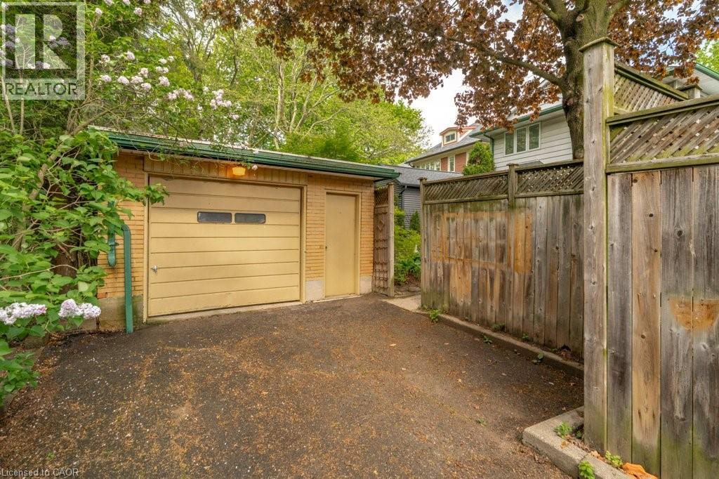 37 Central Street, Waterloo, Ontario  N2L 3A7 - Photo 36 - 40833865