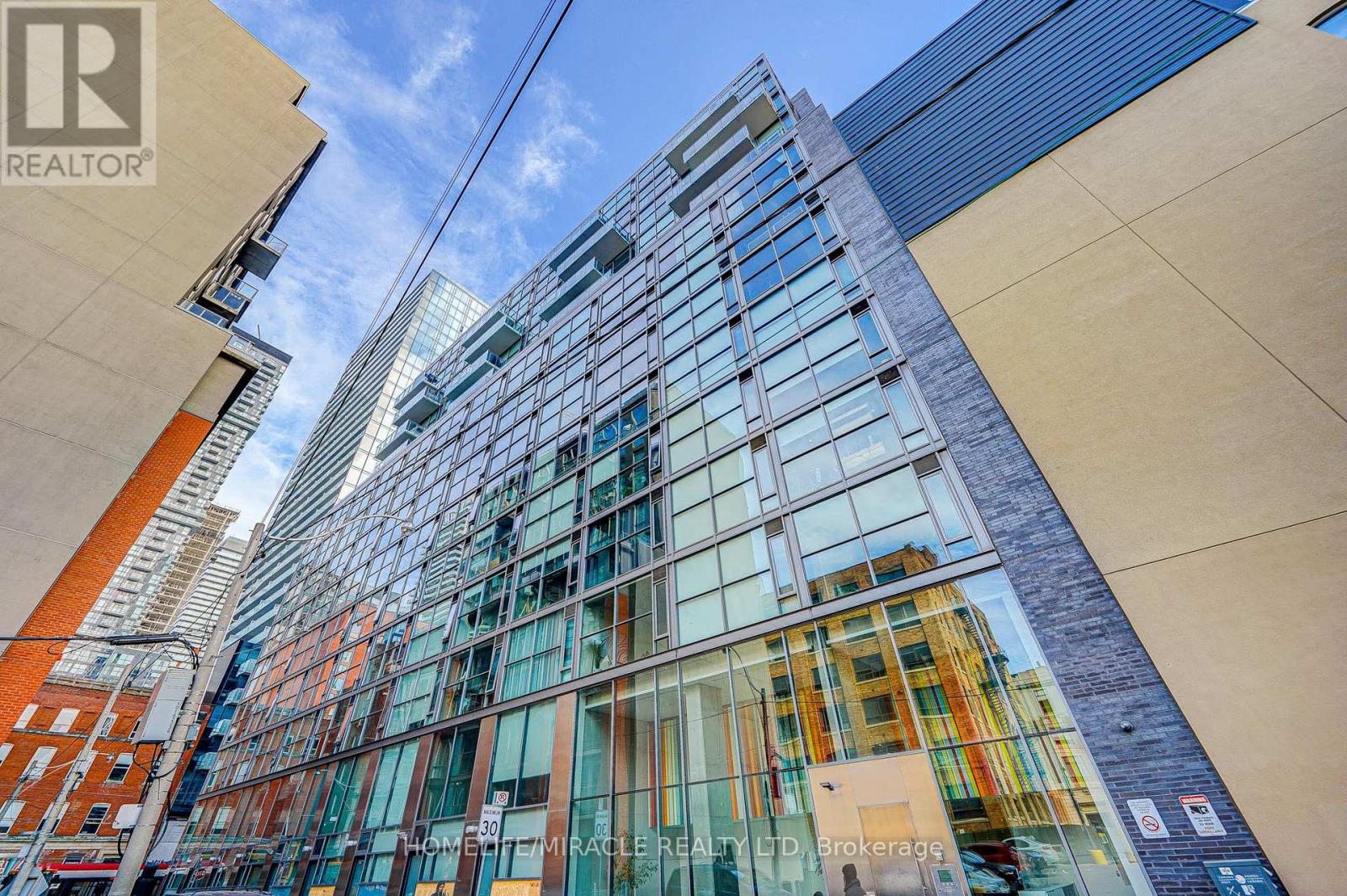 701 - 25 OXLEY STREET, Toronto, Ontario