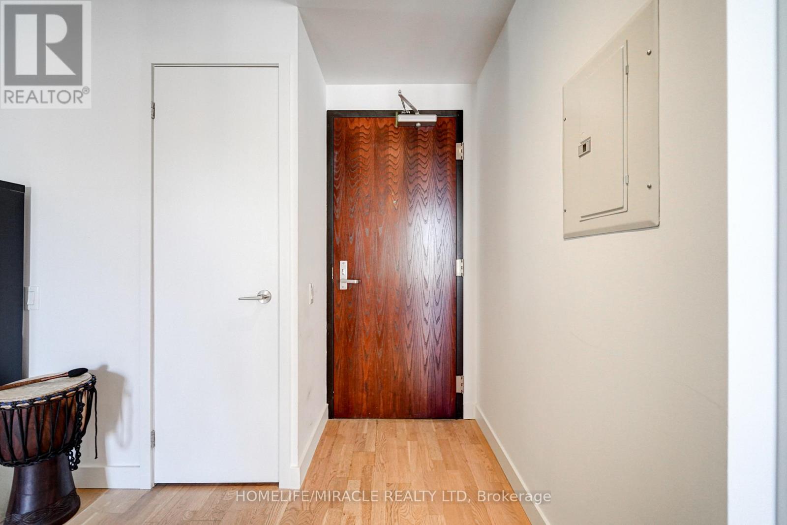 701 - 25 Oxley Street, Toronto, Ontario  M5V 2J5 - Photo 10 - C13210466