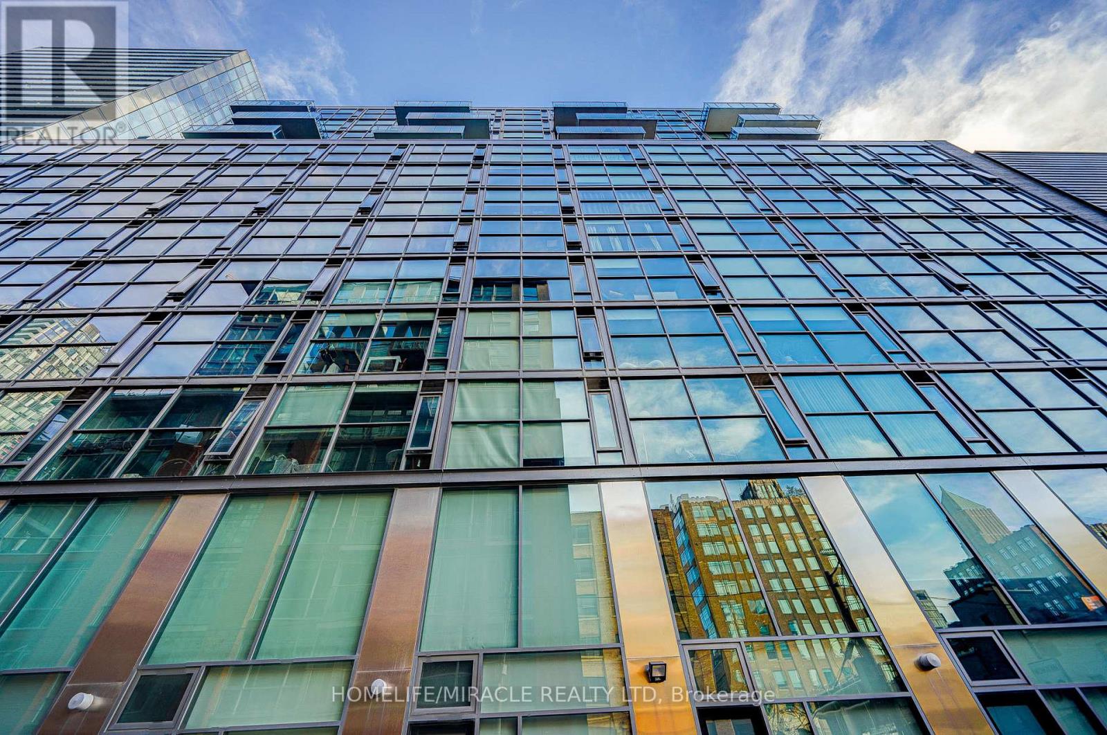 701 - 25 Oxley Street, Toronto, Ontario  M5V 2J5 - Photo 2 - C13210466