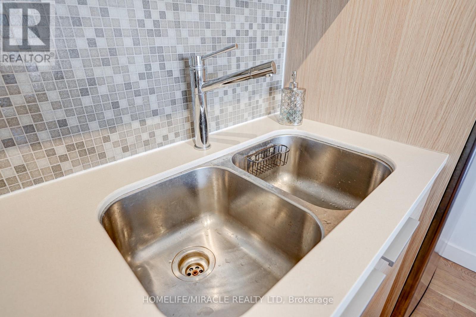 701 - 25 Oxley Street, Toronto, Ontario  M5V 2J5 - Photo 22 - C13210466
