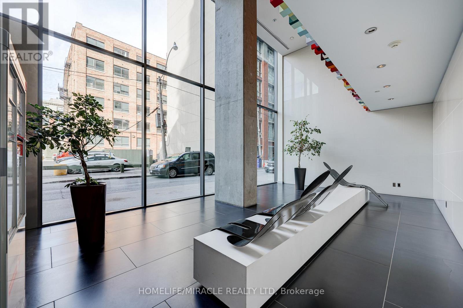 701 - 25 Oxley Street, Toronto, Ontario  M5V 2J5 - Photo 3 - C13210466