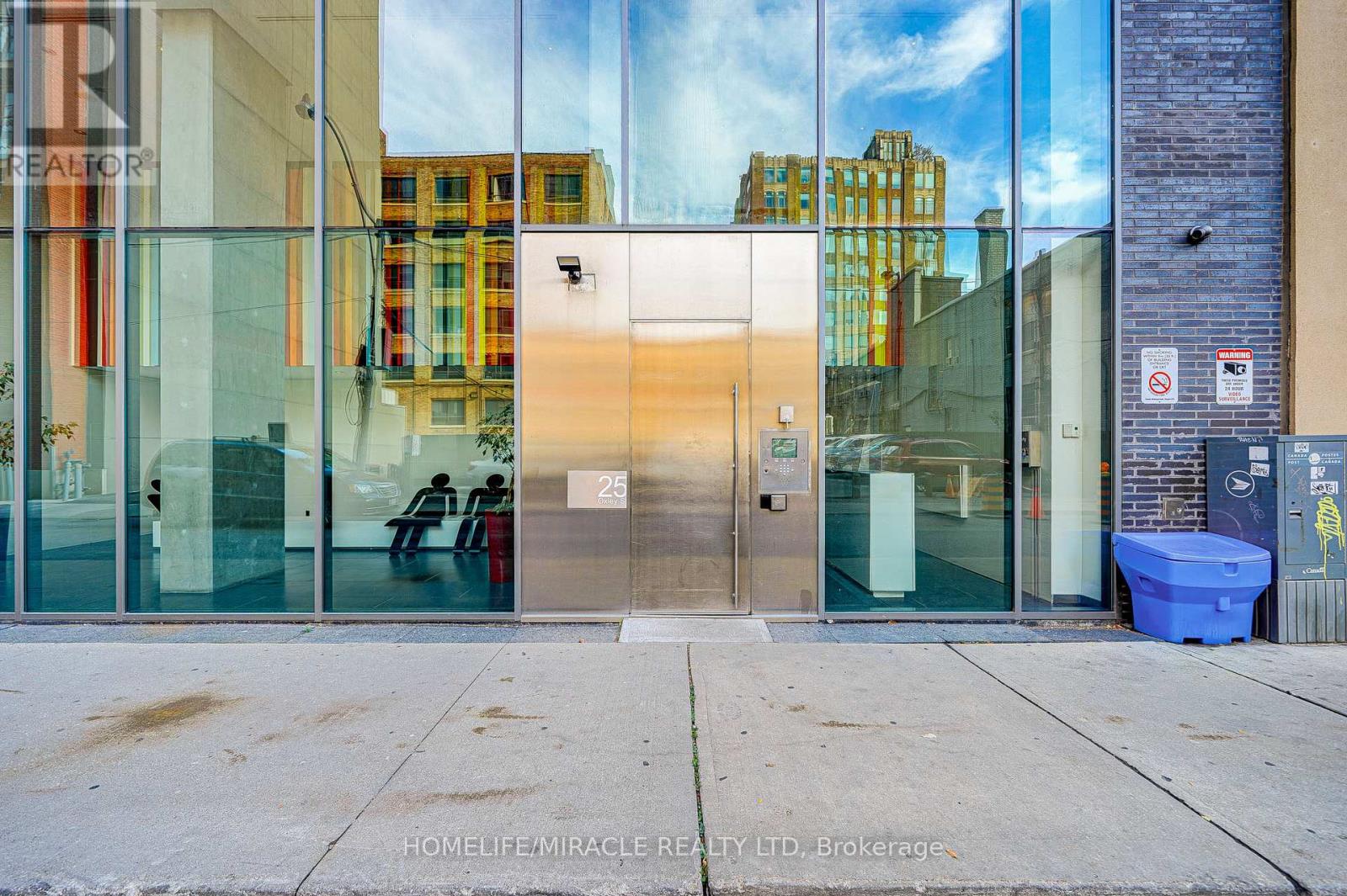 701 - 25 Oxley Street, Toronto, Ontario  M5V 2J5 - Photo 4 - C13210466