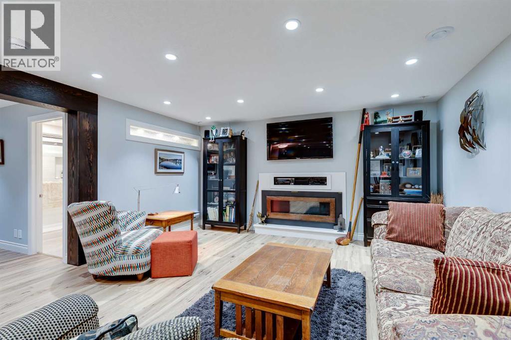 89 Douglasdale Crescent Se, Calgary, Alberta  T2Z 3A2 - Photo 29 - A2314183
