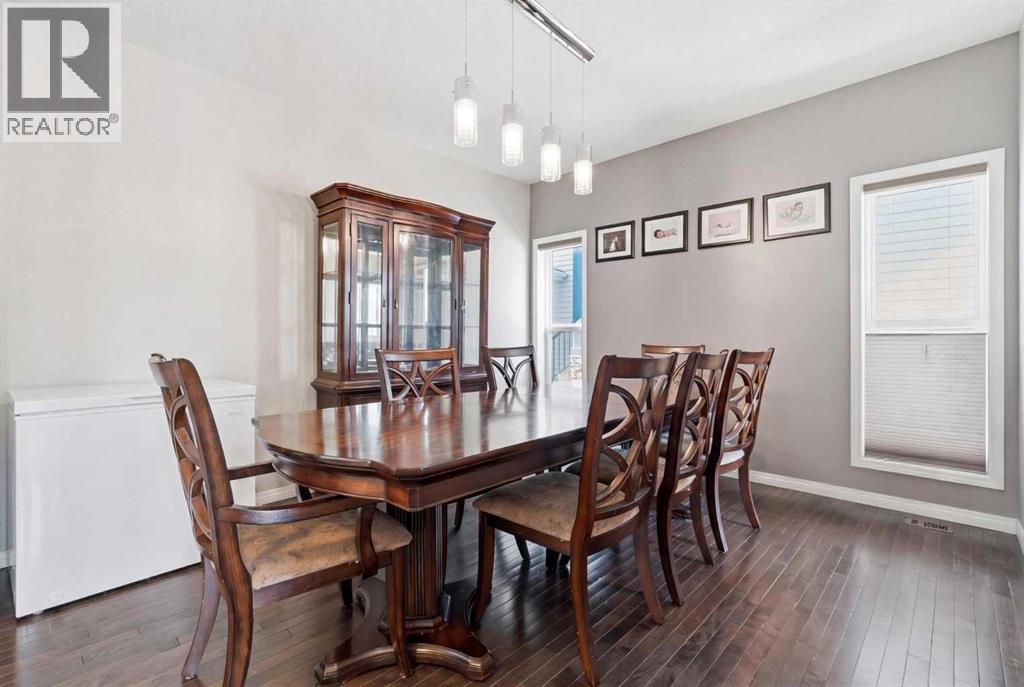 19 Hillcrest Link Sw, Airdrie, Alberta  T4B 4B1 - Photo 4 - A2315562