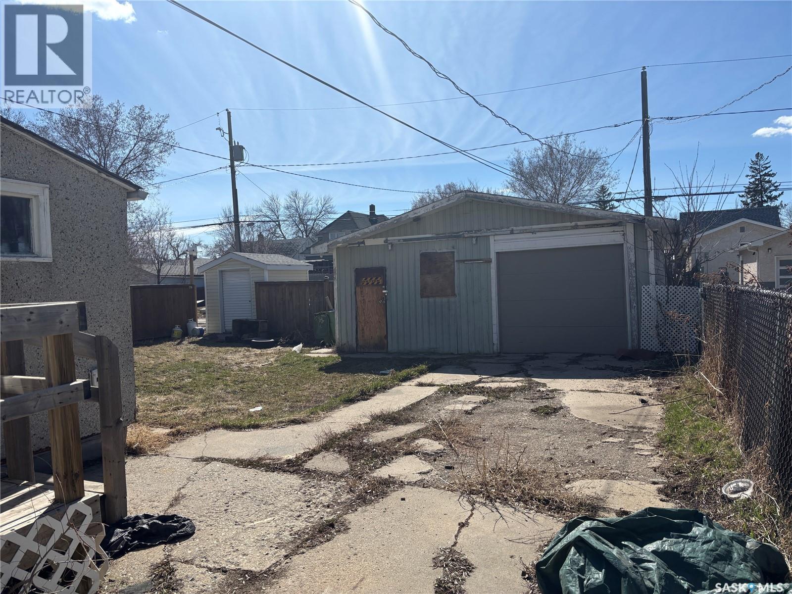 934 Atkinson Street, Regina, Saskatchewan  S4S 6B4 - Photo 2 - SK037427