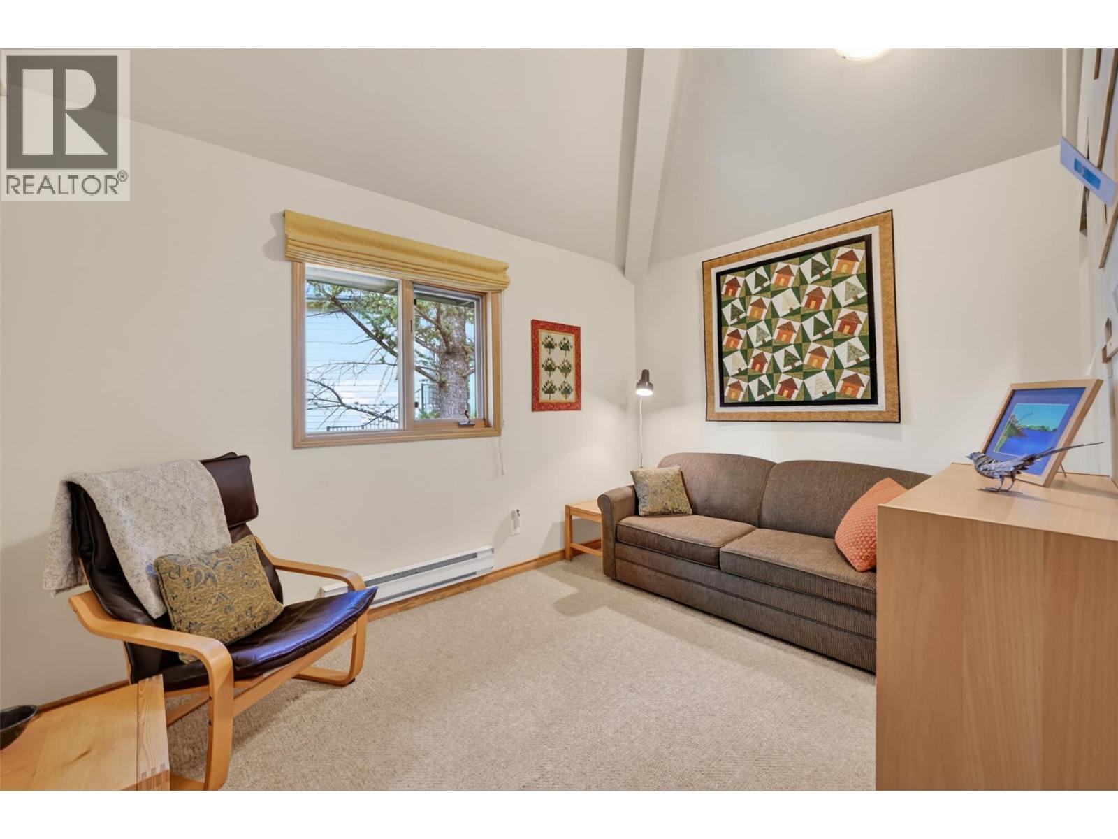 1067 Timberhill Place, Windermere, British Columbia  V0A 1K3 - Photo 10 - 10389083