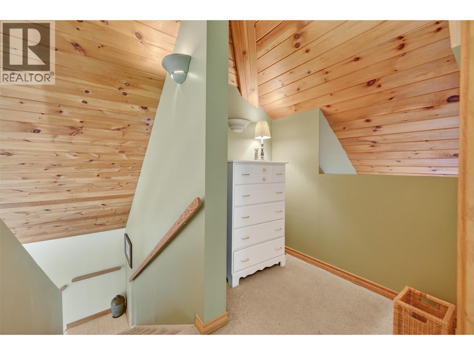 1067 Timberhill Place, Windermere, British Columbia  V0A 1K3 - Photo 21 - 10389083