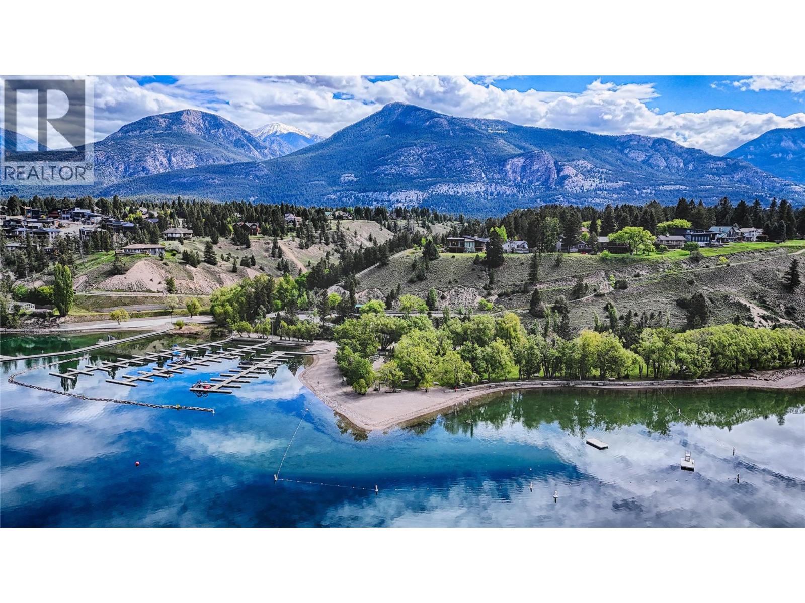 1067 Timberhill Place, Windermere, British Columbia  V0A 1K3 - Photo 3 - 10389083