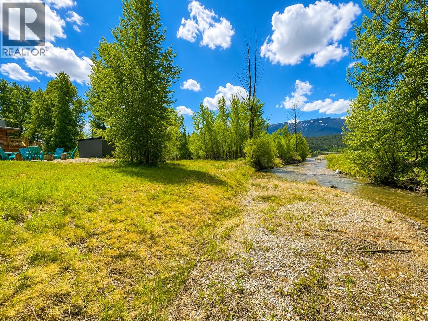 4615 Rowan Street, Windermere, British Columbia  V0B 2L2 - Photo 7 - 10388945