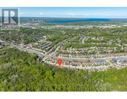 52 HAWTHORNE CRESCENT, Barrie, Ontario