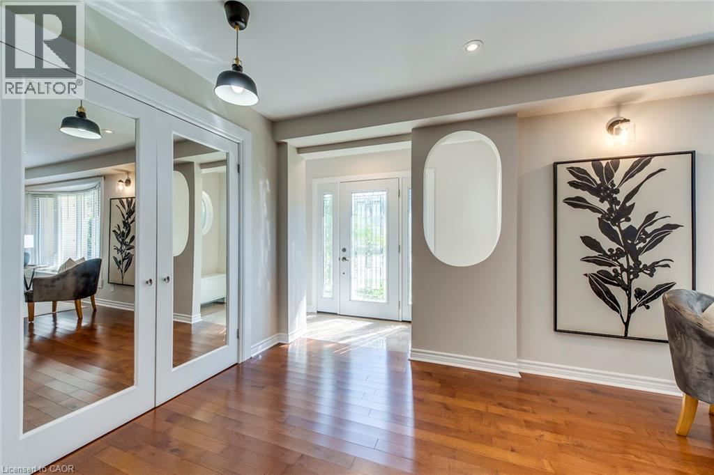 5281 Cindy Lane, Burlington, Ontario  L7L 3Y4 - Photo 4 - 40834427