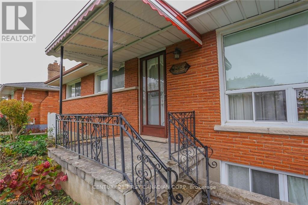 268 BURLINGTON CRESCENT, London South, Ontario