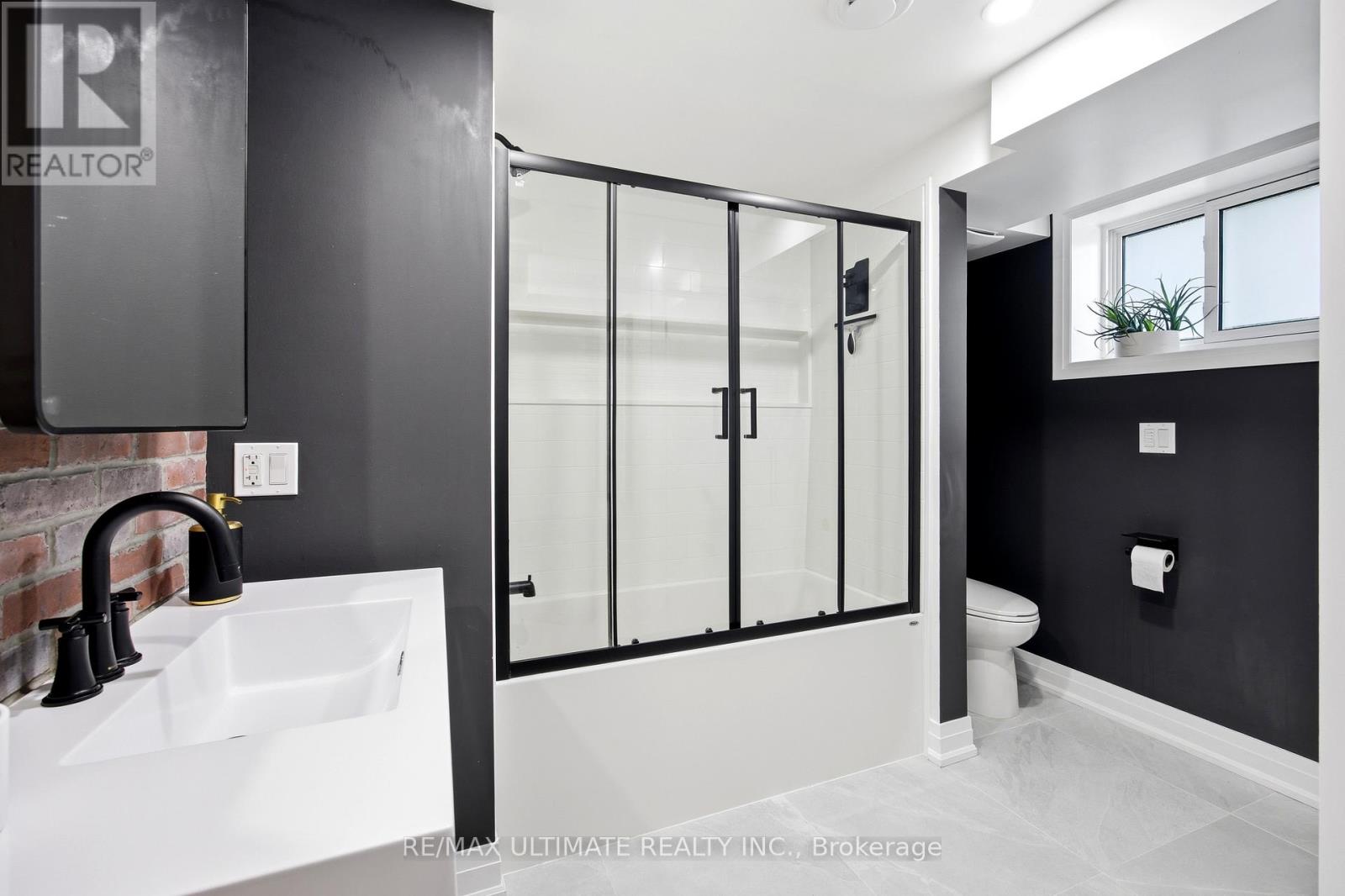 10 Dana Avenue, Toronto, Ontario  M3M 1K5 - Photo 31 - W13210038