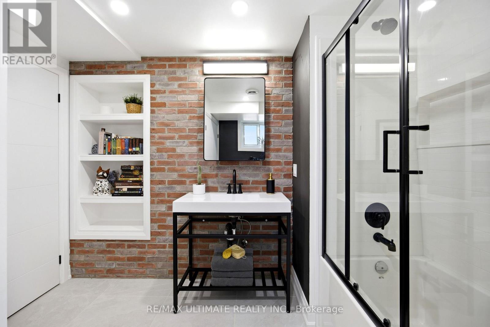 10 Dana Avenue, Toronto, Ontario  M3M 1K5 - Photo 35 - W13210038