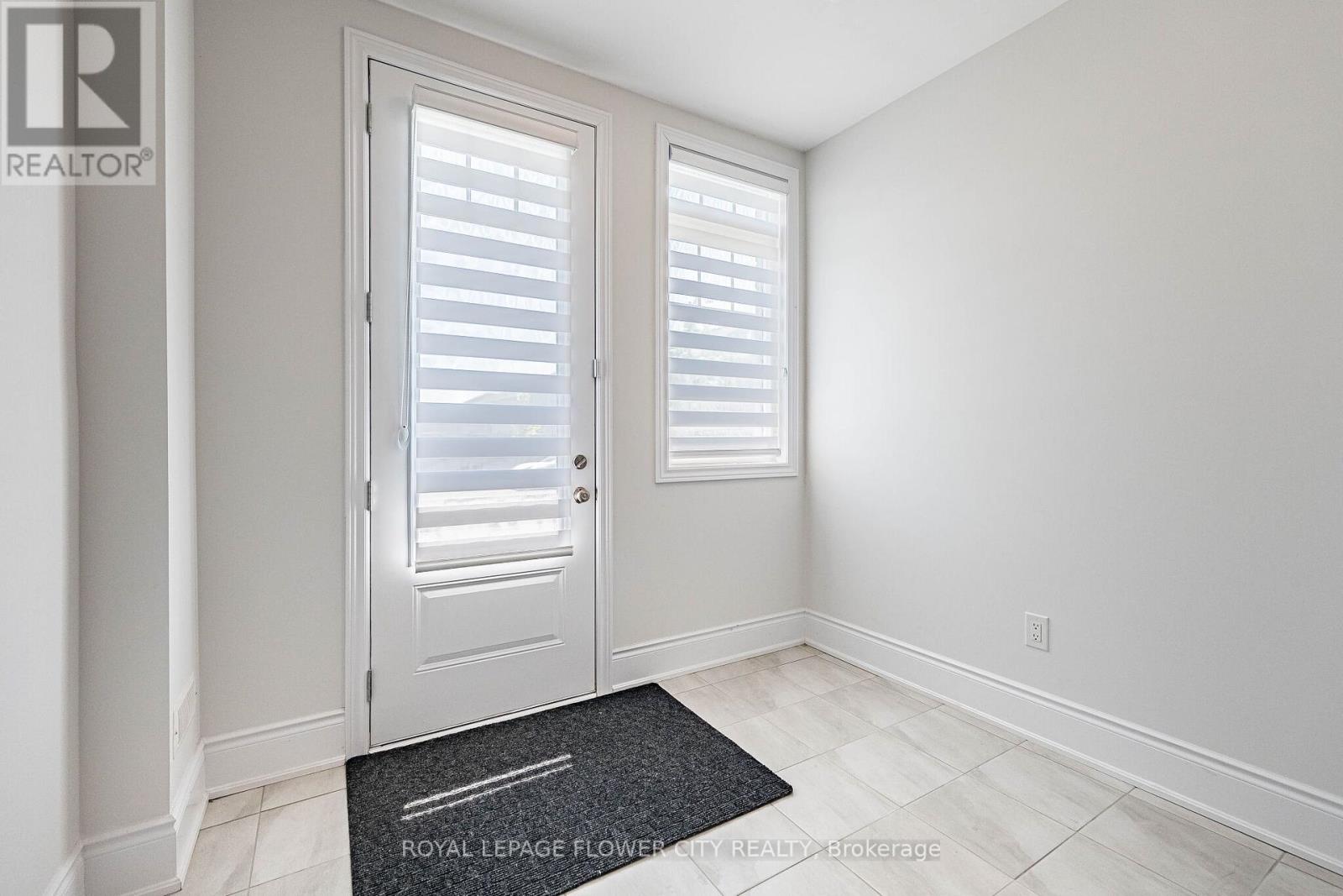 14 Richard Oxtoby Road, Caledon, Ontario  L7C 4G1 - Photo 3 - W13210390