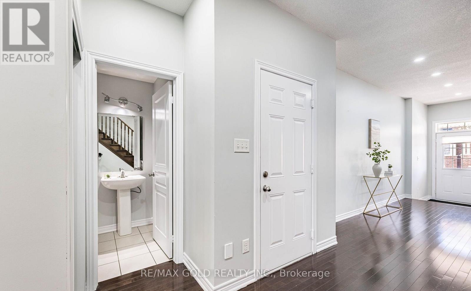 17 Primo Road, Brampton, Ontario  L7A 0Z9 - Photo 11 - W13210420
