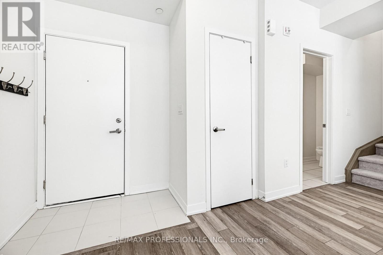 15 - 3415 Ridgeway Drive, Mississauga, Ontario  L5L 0B9 - Photo 6 - W13210430