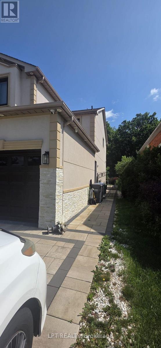 3577 Colonial Drive, Mississauga, Ontario  L5L 5M2 - Photo 3 - W13210518