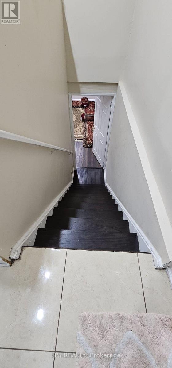 3577 Colonial Drive, Mississauga, Ontario  L5L 5M2 - Photo 5 - W13210518