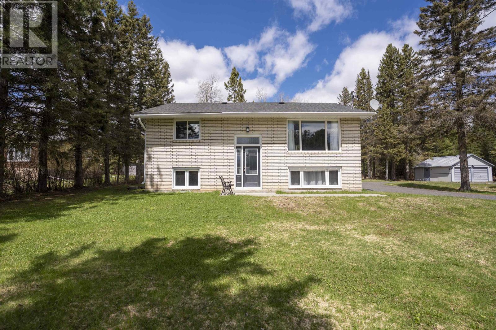 2190 Oliver Road, Thunder Bay, Ontario