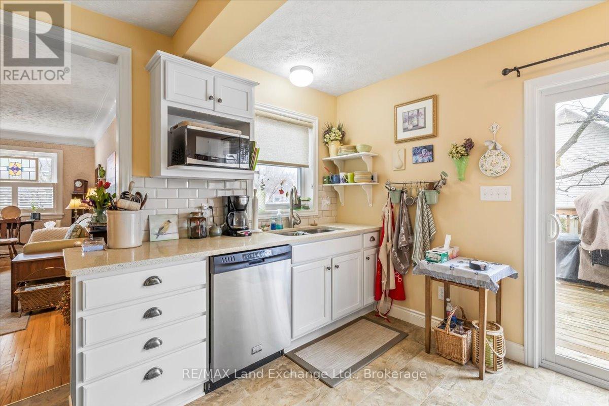 737 Green Street, Saugeen Shores, Ontario  N0H 2C4 - Photo 13 - X12907278