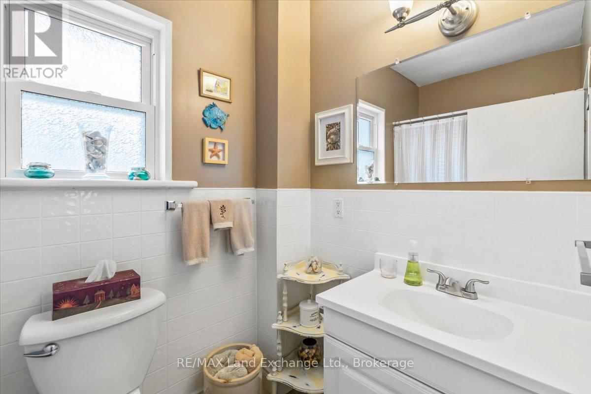 737 Green Street, Saugeen Shores, Ontario  N0H 2C4 - Photo 22 - X12907278