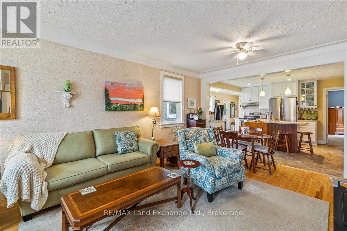 737 Green Street, Saugeen Shores, Ontario  N0H 2C4 - Photo 10 - X12907278