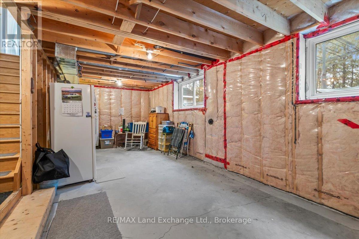 737 Green Street, Saugeen Shores, Ontario  N0H 2C4 - Photo 26 - X12907278
