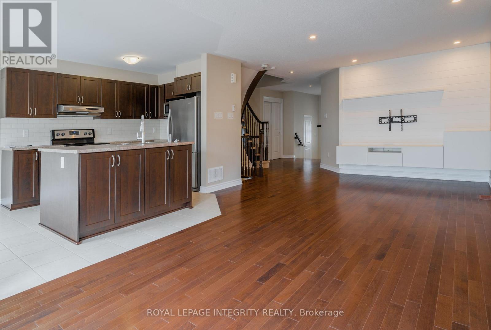71 Fallengale Crescent, Ottawa, Ontario  K2T 0K9 - Photo 4 - X13210580