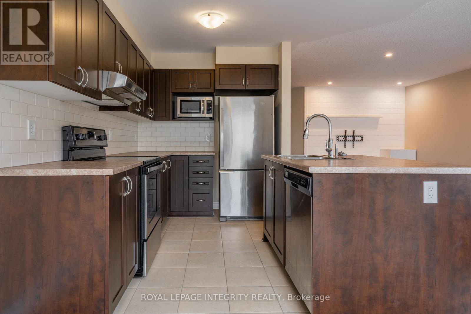 71 Fallengale Crescent, Ottawa, Ontario  K2T 0K9 - Photo 5 - X13210580