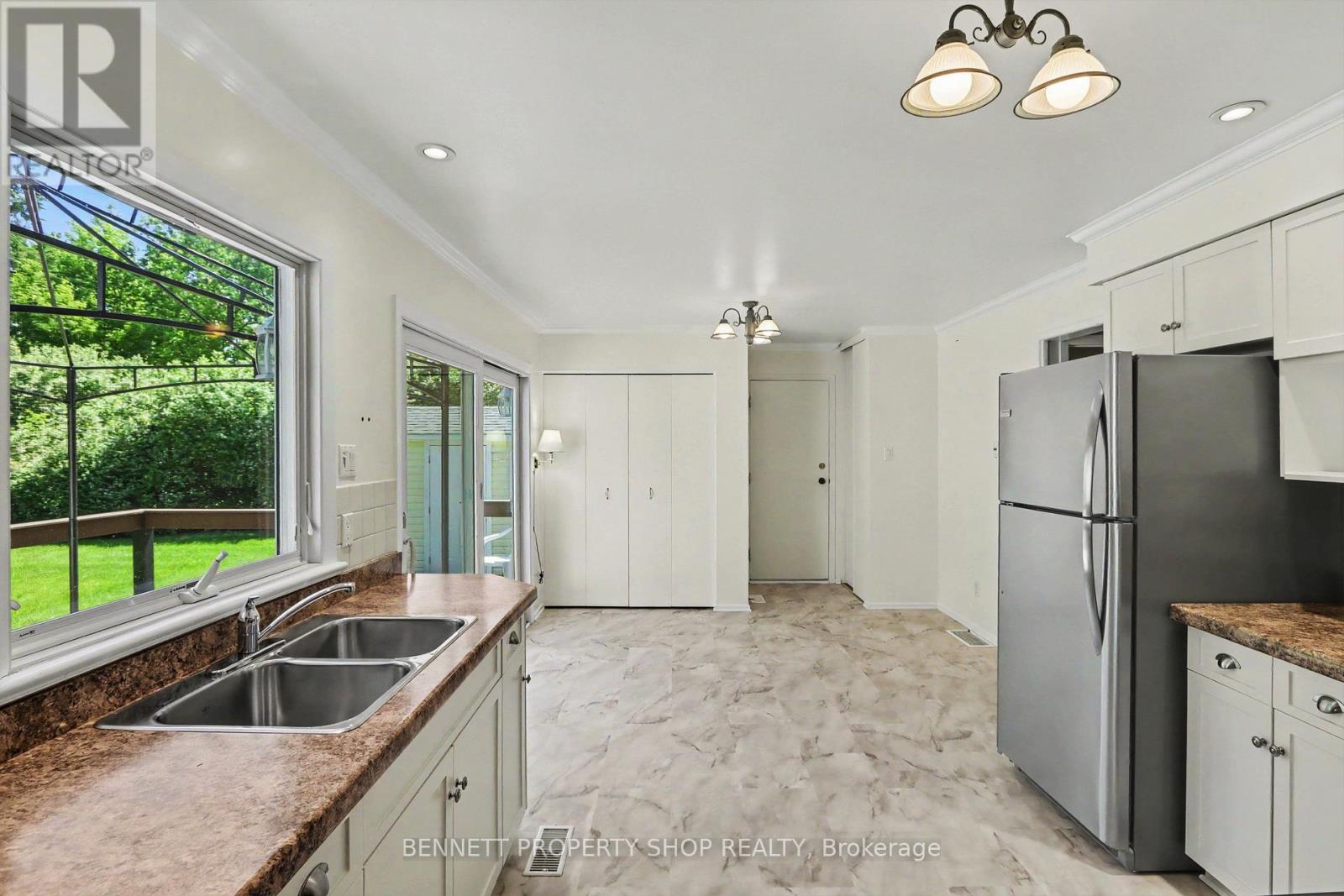 5449 Riverside Crescent, Ottawa, Ontario  K4M 1G9 - Photo 12 - X13210602