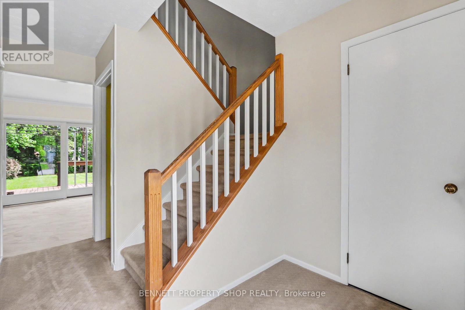 5449 Riverside Crescent, Ottawa, Ontario  K4M 1G9 - Photo 3 - X13210602