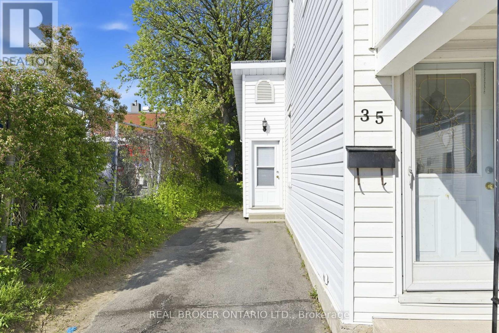 35 Victoria Street, Carleton Place, Ontario K7C 2W2 - Photo 4 - X13210680