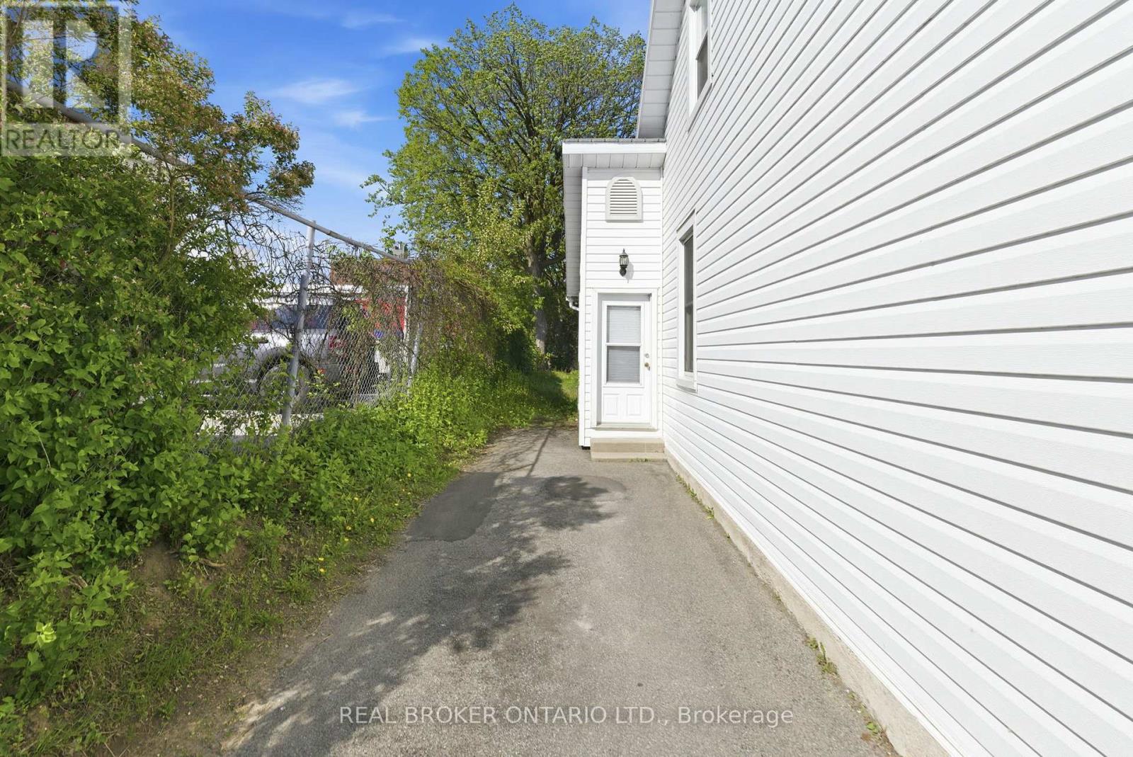 35 Victoria Street, Carleton Place, Ontario K7C 2W2 - Photo 6 - X13210680