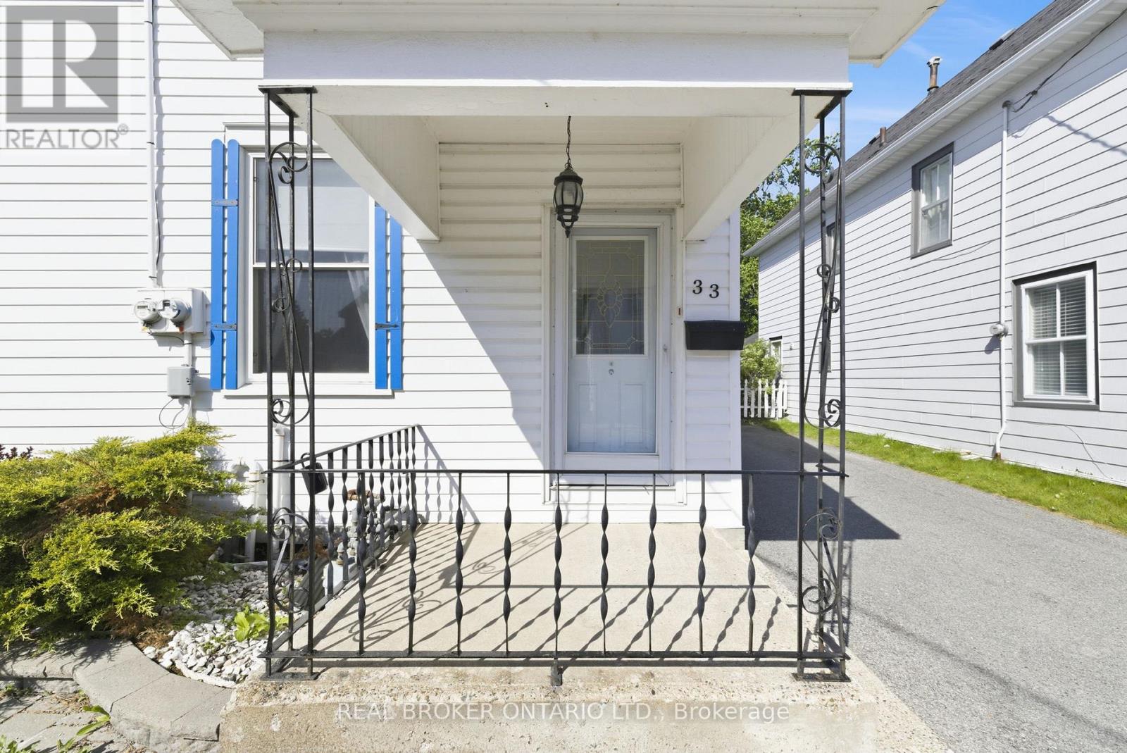 33 Victoria Street, Carleton Place, Ontario  K7C 2W2 - Photo 2 - X13210682