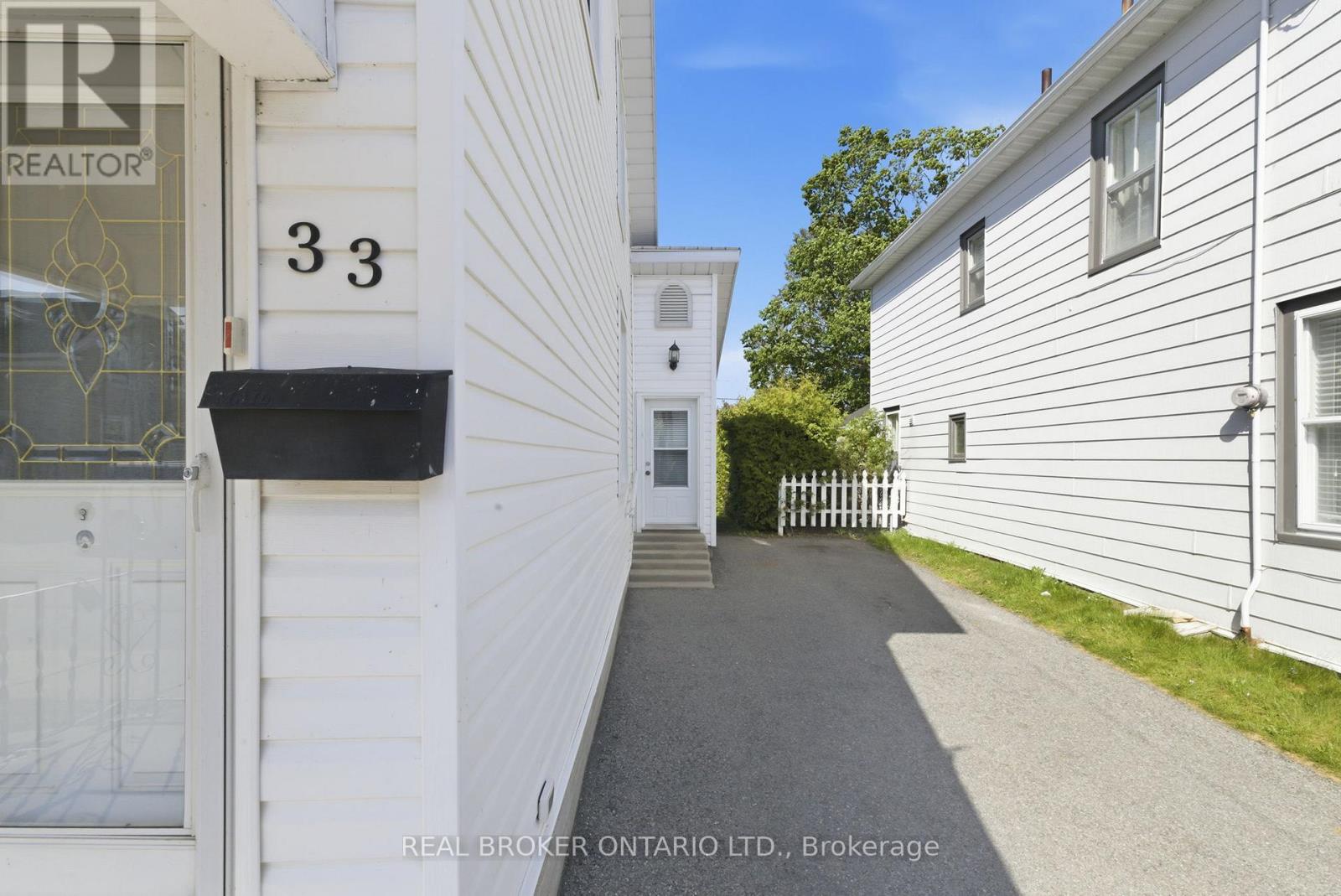 33 Victoria Street, Carleton Place, Ontario  K7C 2W2 - Photo 3 - X13210682